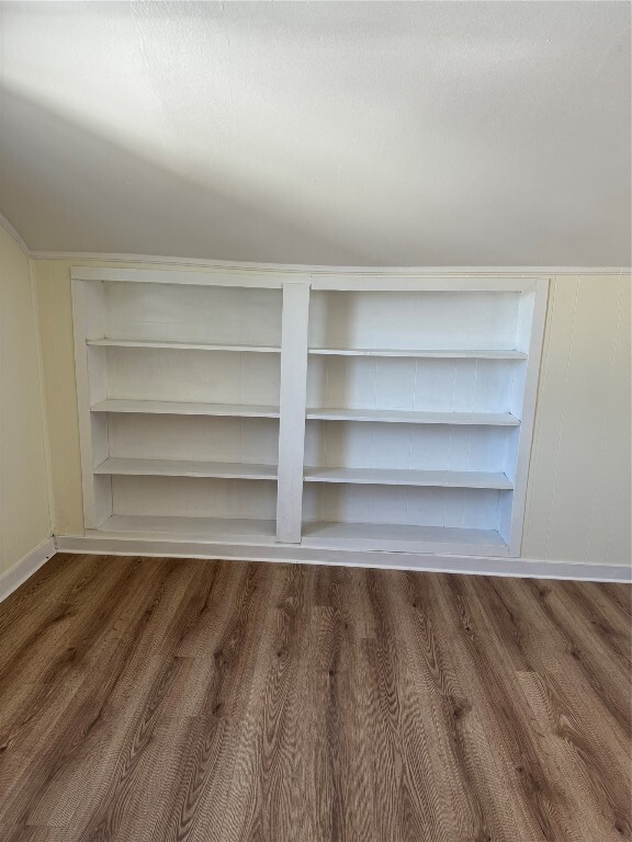 Building Photo - 712 Pickwick Dr