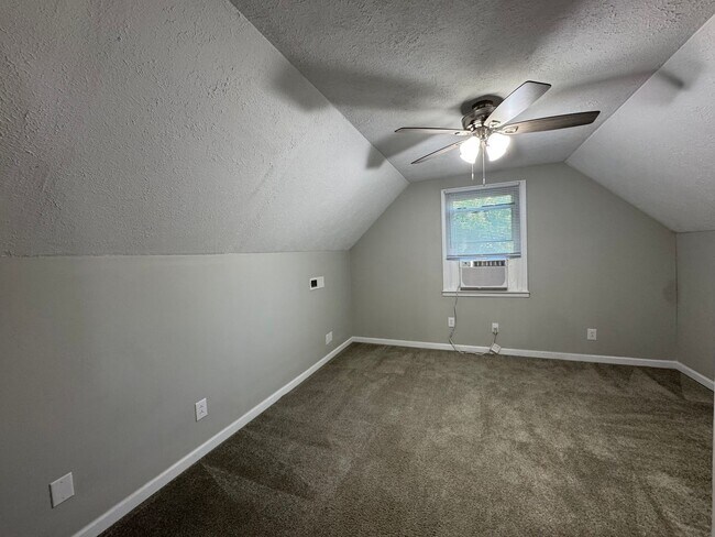 Building Photo - Single Family Home in Clarksville