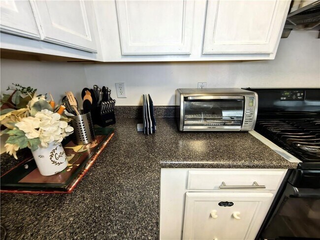 Building Photo - 3362 Briaroak Dr
