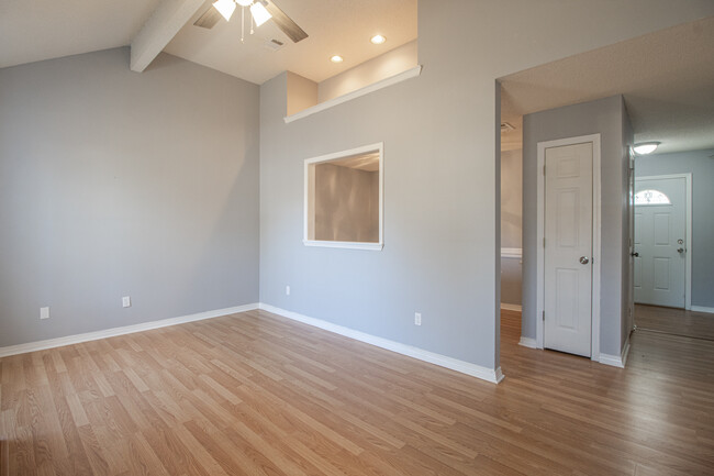 Building Photo - 4079 Groveland Rd