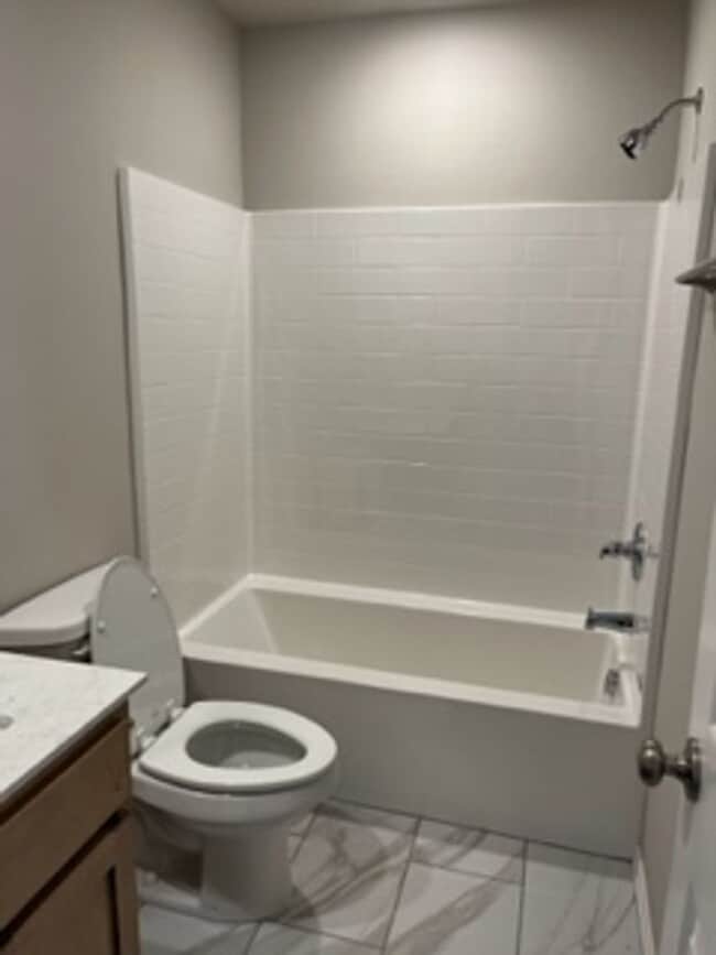 Building Photo - Newly Built!