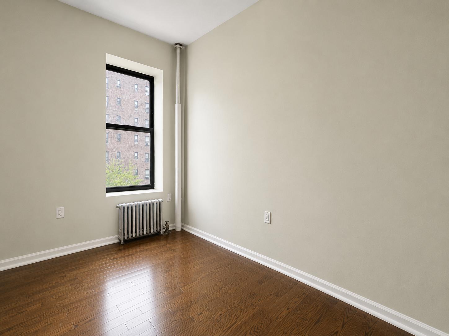 Building Photo - 2254 5th Ave