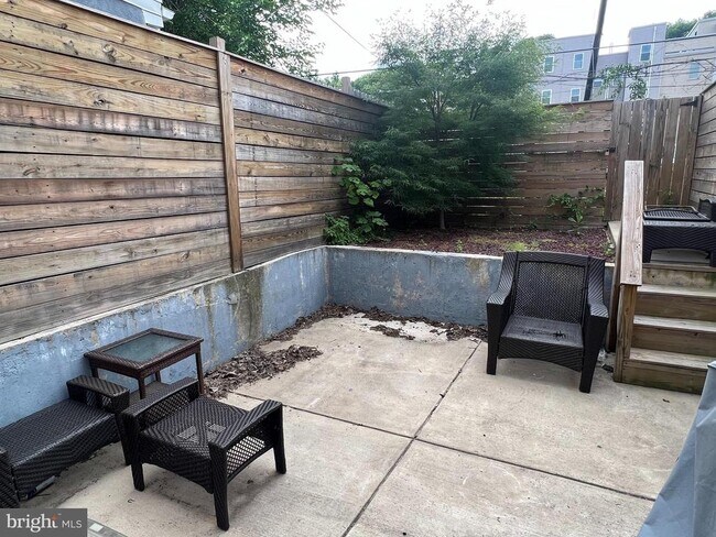 Building Photo - 1431 N 28th St