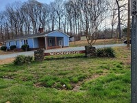 Building Photo - Ready to Move in