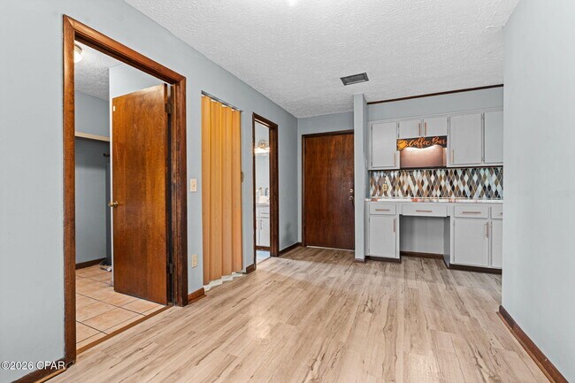 Building Photo - 2194 Briawood Cir