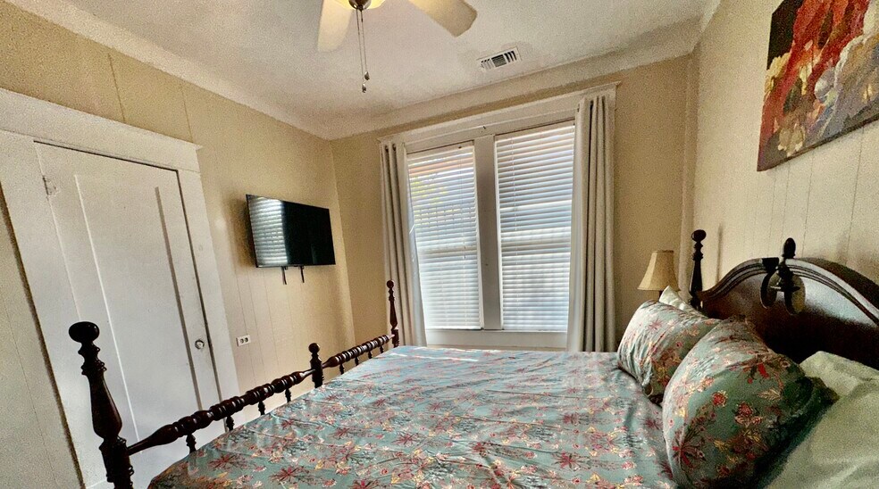 Bedroom 2 Smart TV - 2811 Buena Vista St