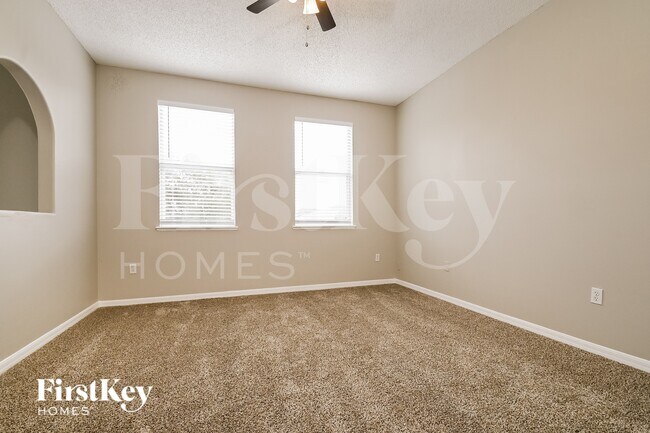 Building Photo - 12734 Kings Lake Dr