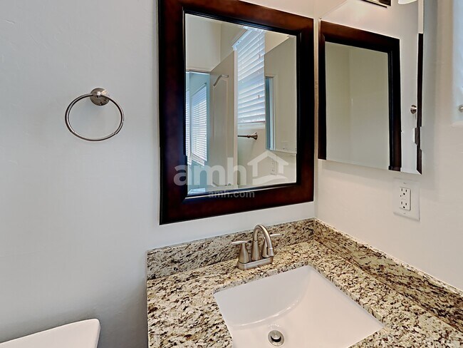 Building Photo - 492 Bright Peridot Ave