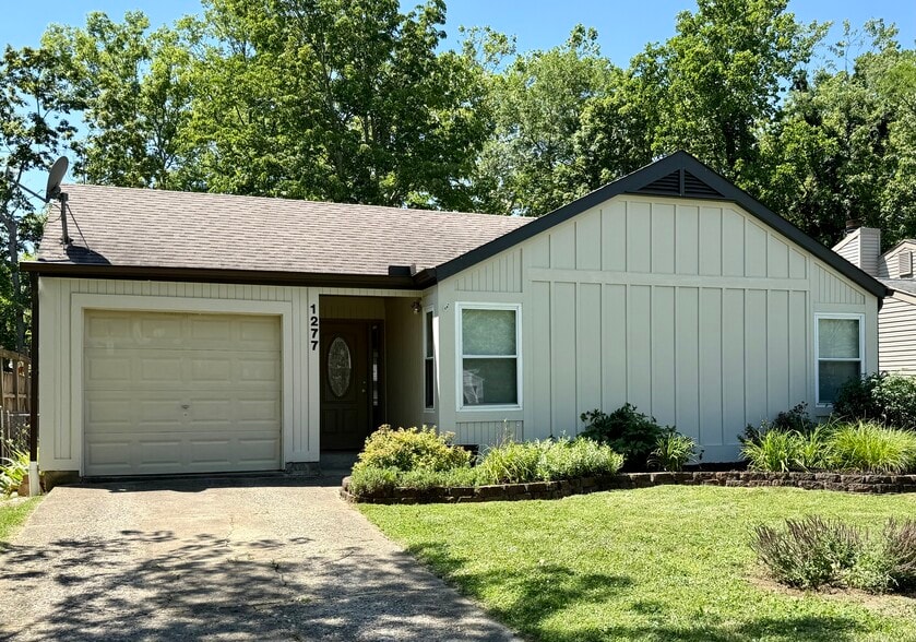 Building Photo - 1277 Tallberry Dr