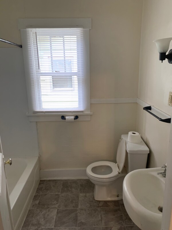 Building Photo - 520 SW 5th St