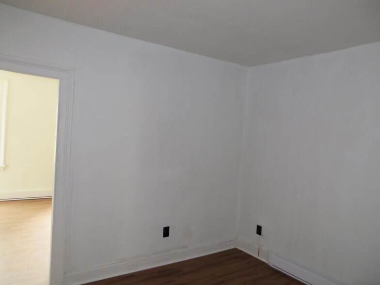 Building Photo - 277 1st St