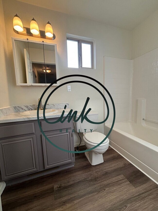 Building Photo - Newly updated Chichester Estates home