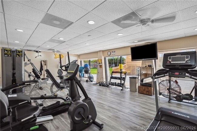 Building Photo - 10680 S Ocean Dr