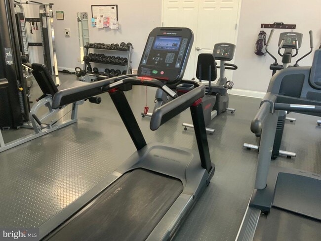 Building Photo - 589 Odendhal Ave