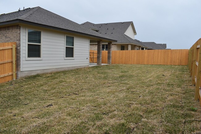 Building Photo - Beautiful Home in the Cedarbrook Ridge sub...