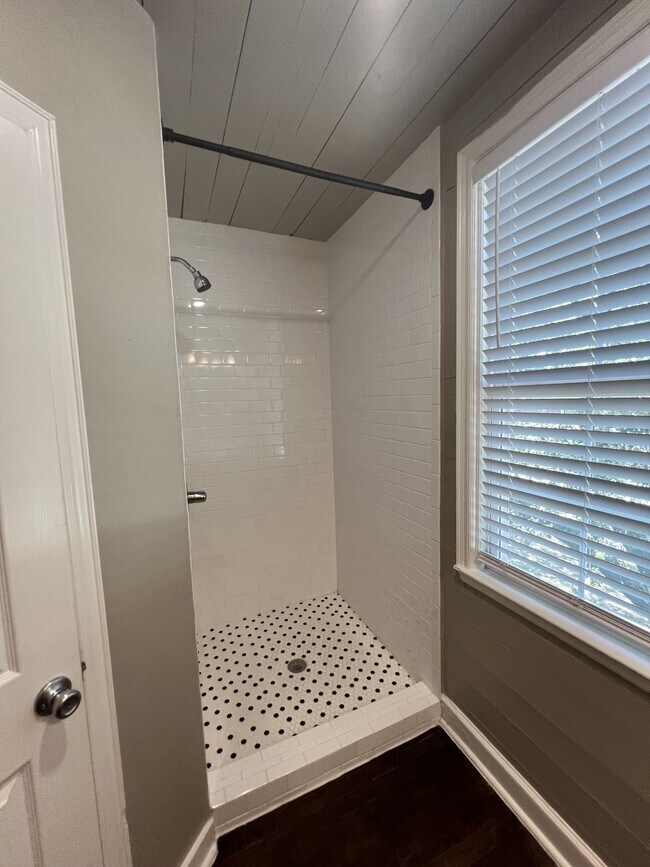 Building Photo - 300 W Dexter Dr