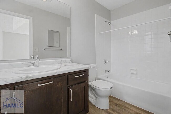 Building Photo - 412 Arlington Dr