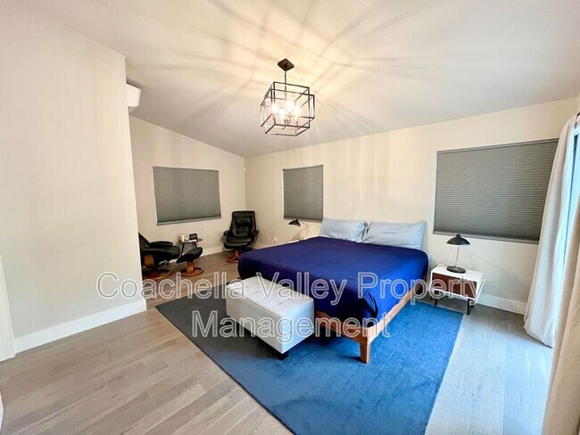 Building Photo - 39866 Newcastle Dr