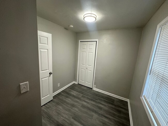 Building Photo - 642 Congress Ave