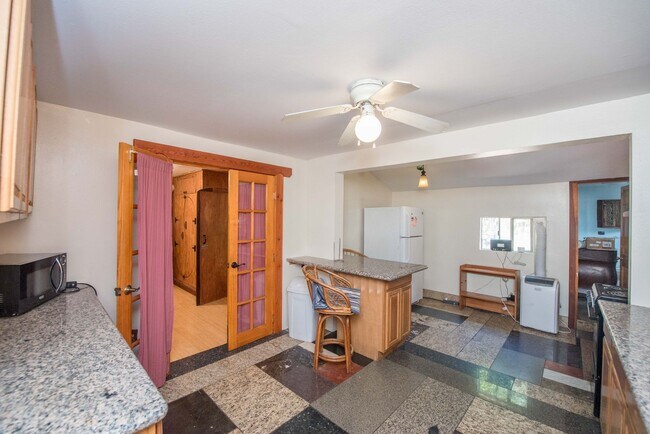 Building Photo - 2599 Huntington Dr