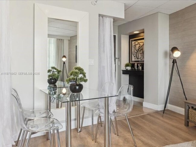 Building Photo - 2670 E Sunrise Blvd