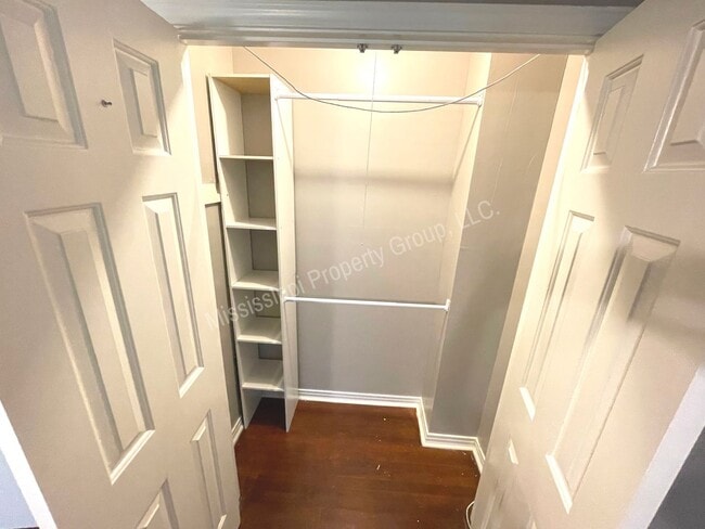 Building Photo - 4BR/2BA Home