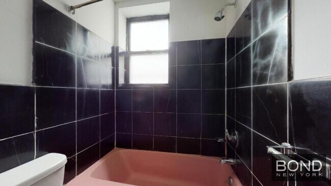Building Photo - 2 bedroom in Manhattan NY 10003
