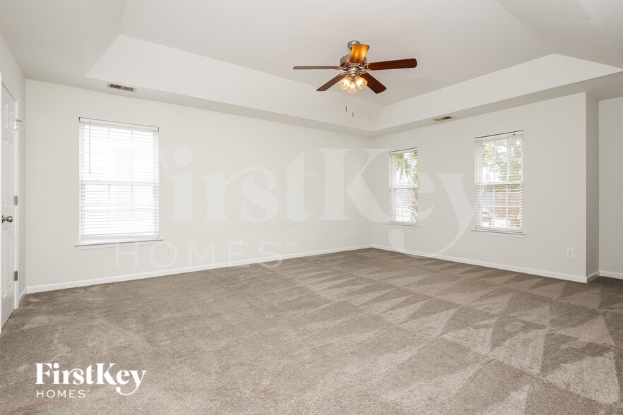 Building Photo - 3357 Middlesboro Ave