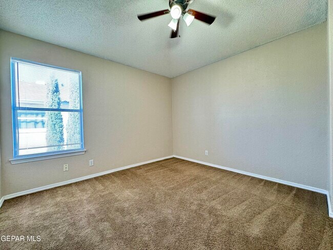 Building Photo - 12270 Tierra Bella Dr