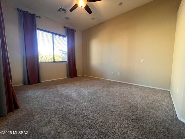 Building Photo - 13451 E Ace High Dr