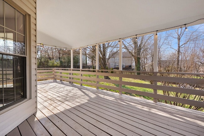 Building Photo - *RESERVED - Contact Us to Submit A Backup App!* Fully Renovated 4BR/2.5BA Gem in Sought-After Ben...