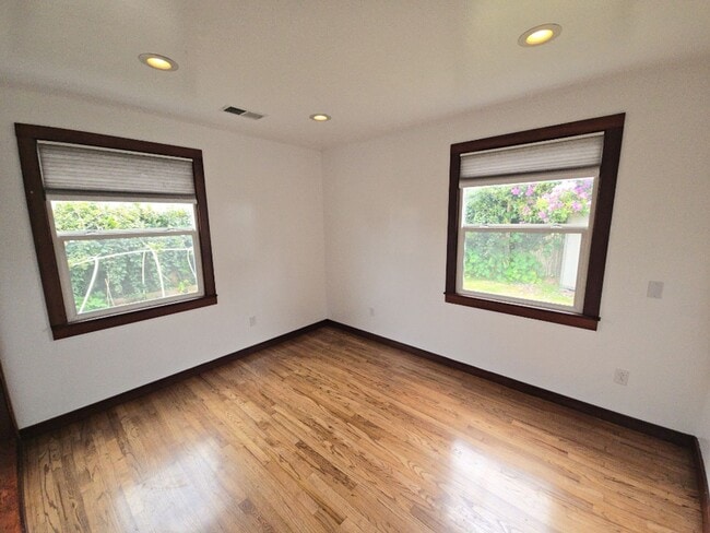 Building Photo - Beautifully designed 2-BR home located nea...