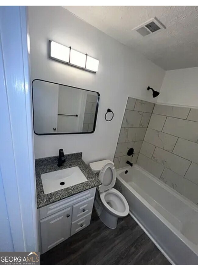 Building Photo - 1152 Pinedale Cir NW