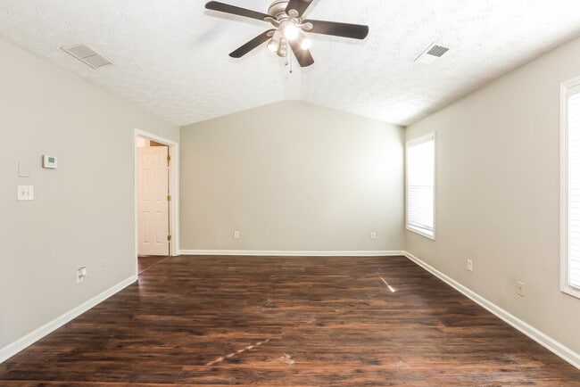 Building Photo - 229 Winthrop Ln