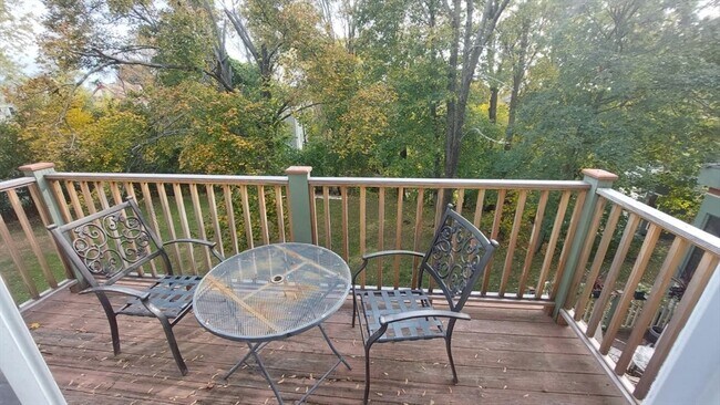 Building Photo - 49 Cedar St