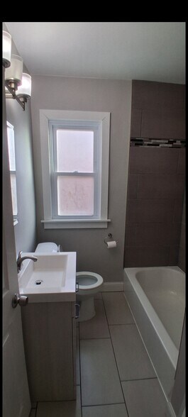 Building Photo - 6829 Abington Ave