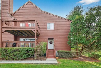 Building Photo - 201 Tamarack Ln