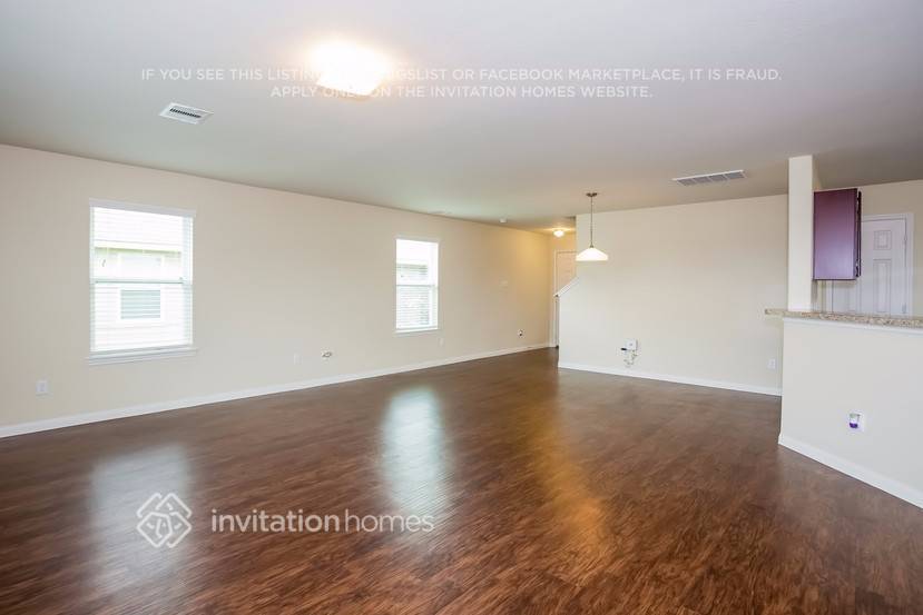 Building Photo - 11407 La Perla Dr