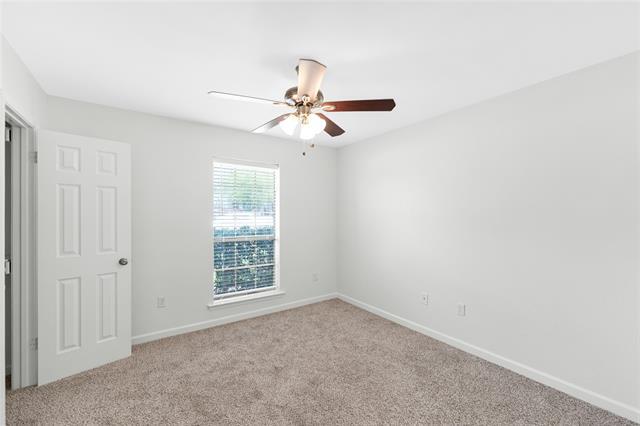 Building Photo - 2600 Summertree Dr
