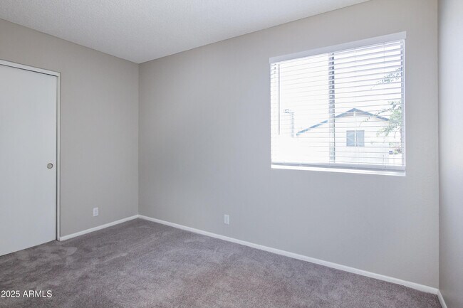 Building Photo - 6331 W Townley Ave