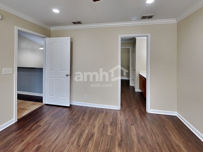 Building Photo - 2106 Bimelech Ln