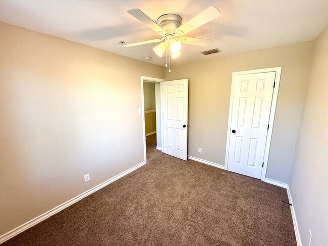 Building Photo - *COMING SOON* 2-Story 3 Bedroom / 2.5 Bath Duplex Near Ingram Park Mall!