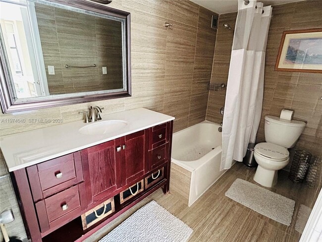 Building Photo - 17021 N Bay Rd