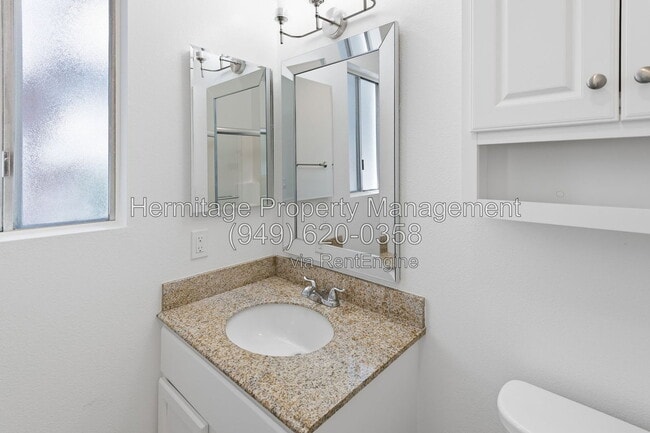 Building Photo - 601.5 Larkspur Ave