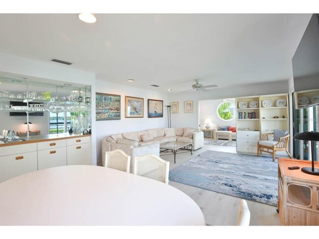 Building Photo - 3440 Gulf of Mexico Dr