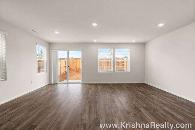 Building Photo - 10226 NE 79th Ct