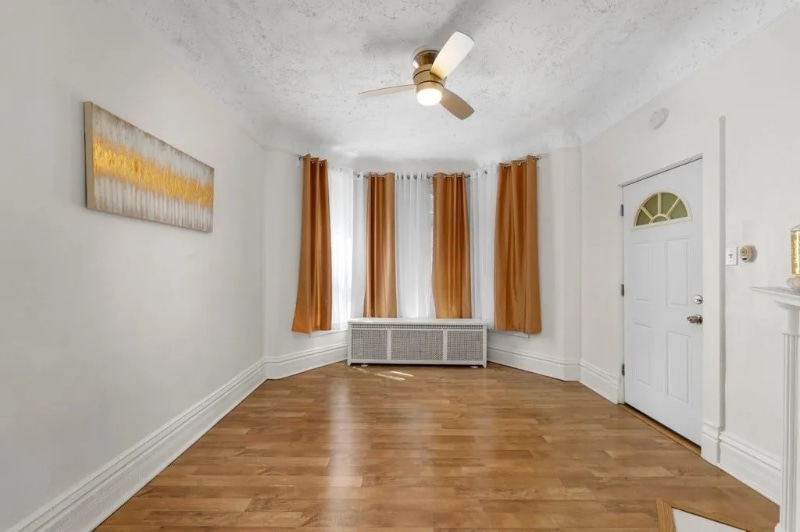 Building Photo - 3012 E 80th Pl