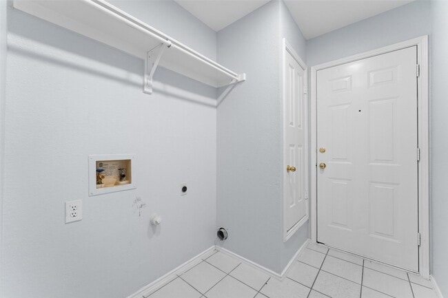 Building Photo - 6903 Hawaii Ln