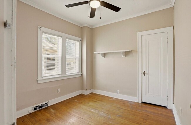 Building Photo - 916 S Webster St