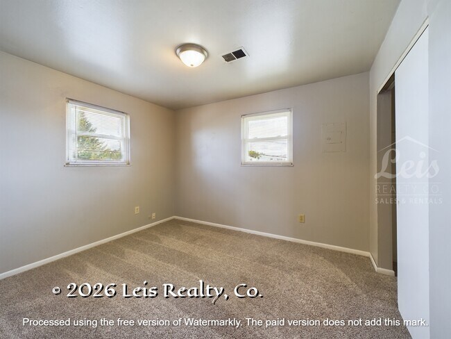 Building Photo - 405 N Owens Dr